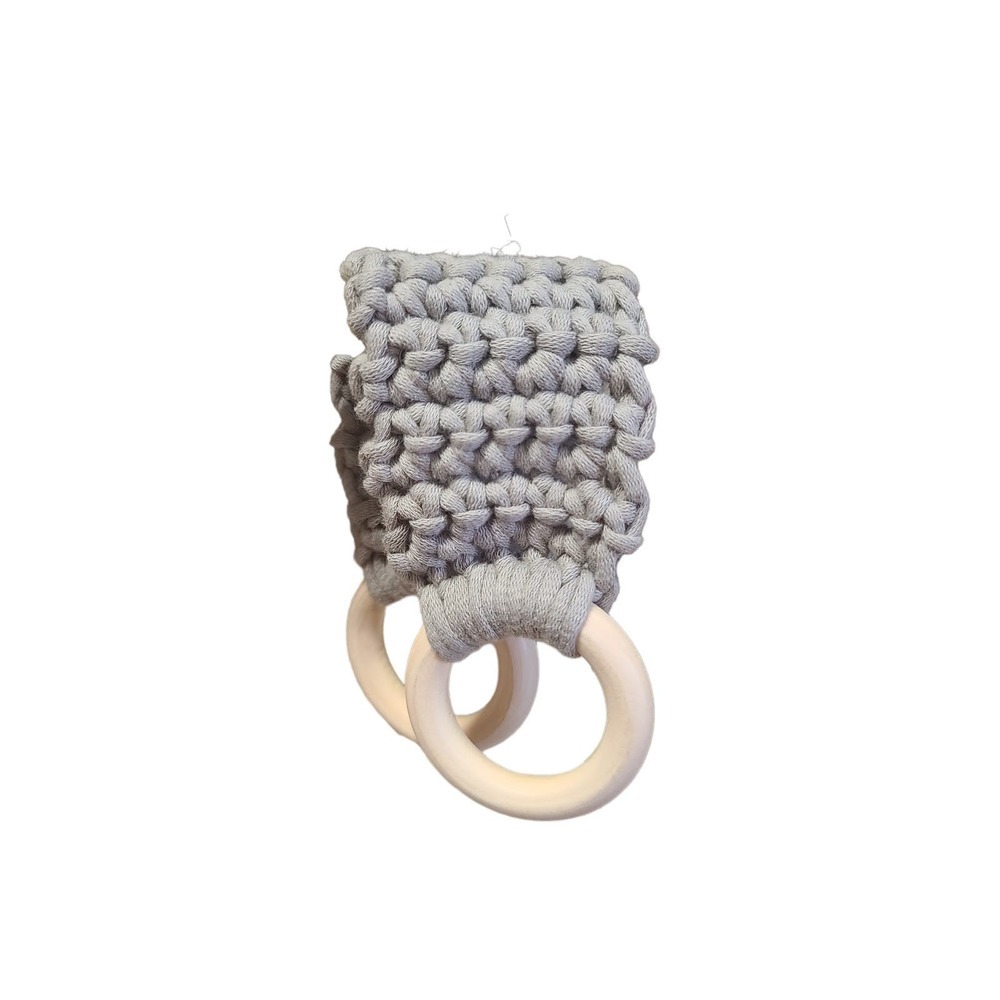 Crochet towel holder with wooden rings